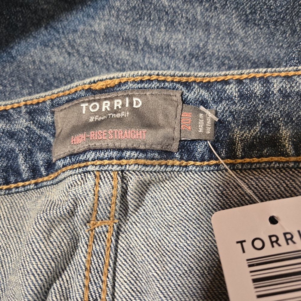 Torrid High Rise Straight Fit Cropped Jeans Blue Denim Raw Hem Size 20 Regular - Picture 9 of 12